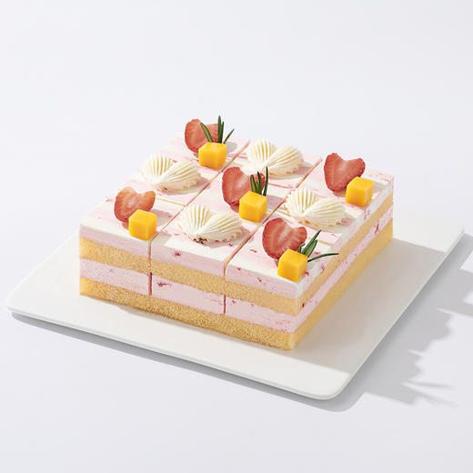 【莓莓酸奶格格】午后甜点和周末小聚推荐。酸奶x草莓奶油，甜酸绵密，细腻可口。（重庆幸福西饼蛋糕） 商品图0