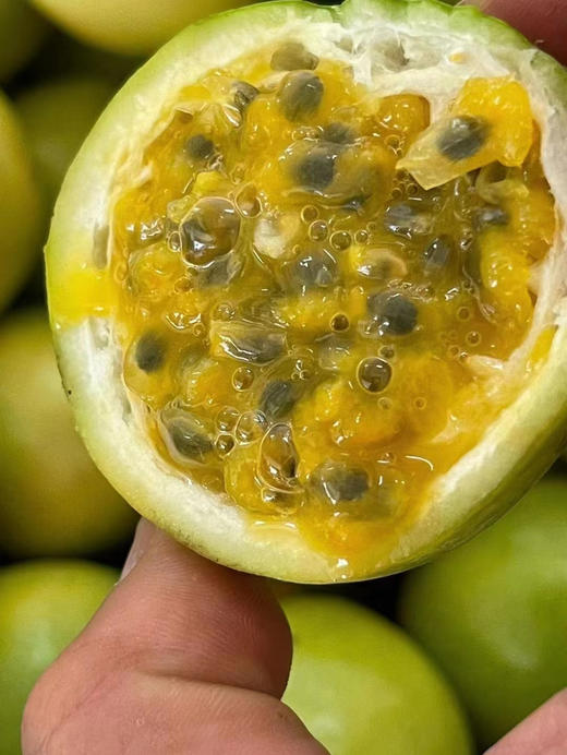 新品种百香果，超软籽！鲜甜可口，芳香四溢，Vc爆棚，美白抗流感利器。 商品图0