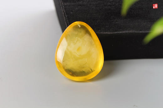 【芳华】蜜蜡水滴形吊坠 商品图3