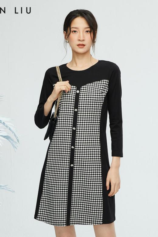VIVIAN LIU薇薇安刘R2347409秋女装新款前片拼黑白格针织连衣裙 商品图5