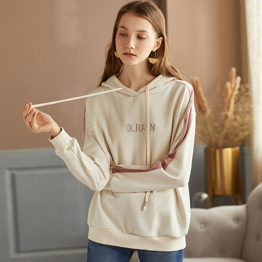 OLrain欧芮儿2018年秋浅杏色卫衣/绒衫 商品图0