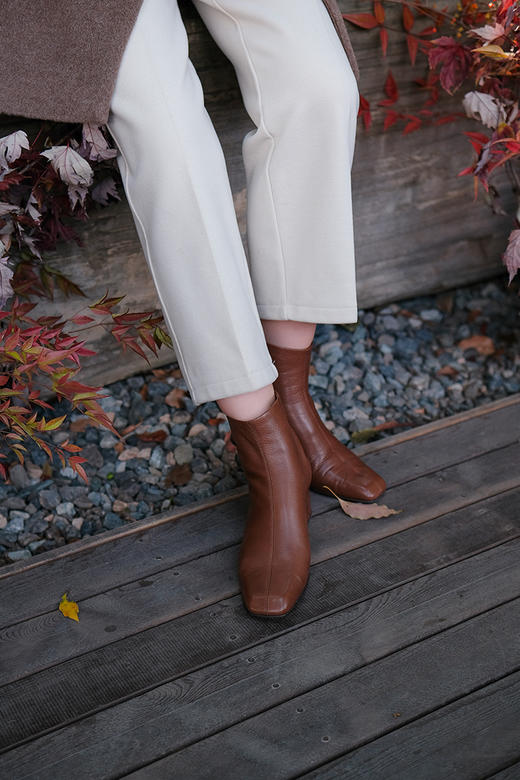 花花团秋冬皮靴篙端定制——意大利🇮🇹进口小羊皮 里外筌羊皮JI致柔软弹力包容脚背脚型 鞋楦秀气显瘦 6cm粗跟中高跟短靴 秋冬优雅女士BI备款短皮靴！ 商品图12