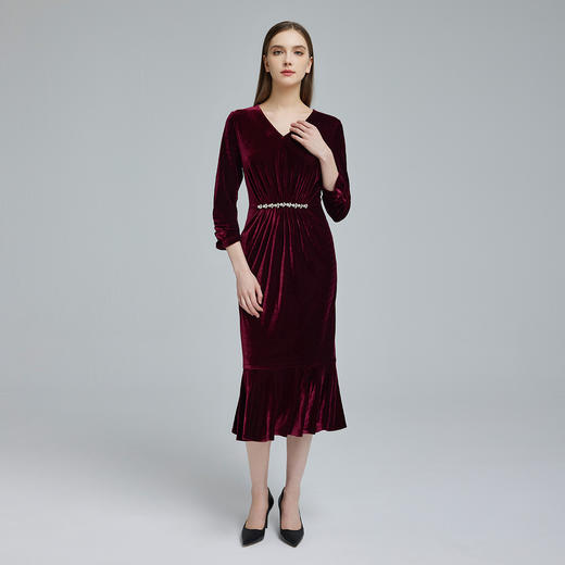 NG866斯尔丽2023新款秋冬丝绒气质V领名媛风中长鱼尾收腰显瘦连衣裙 商品图3