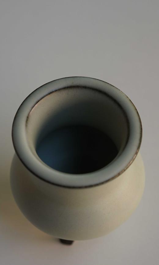 吴远中·未名窑 | 远中款 黑土汝窑三足香炉 商品图3