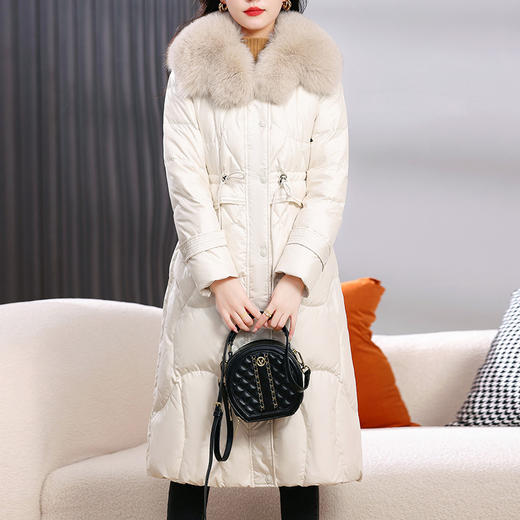 TC25440 卡其色白鸭绒羽绒服女中长款过膝2023冬时尚洋气狐狸毛领外套收腰 商品图4