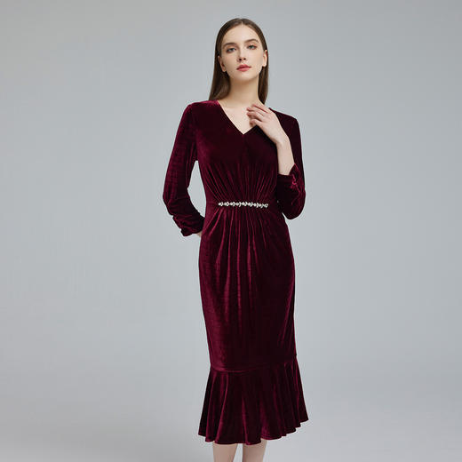 NG866斯尔丽2023新款秋冬丝绒气质V领名媛风中长鱼尾收腰显瘦连衣裙 商品图0
