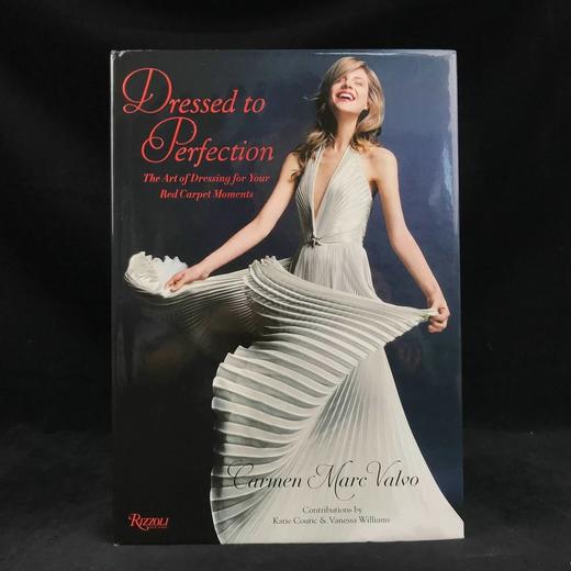 完美穿着：红毯时刻的着装艺术 百余幅插图 精装大16开 商品图0