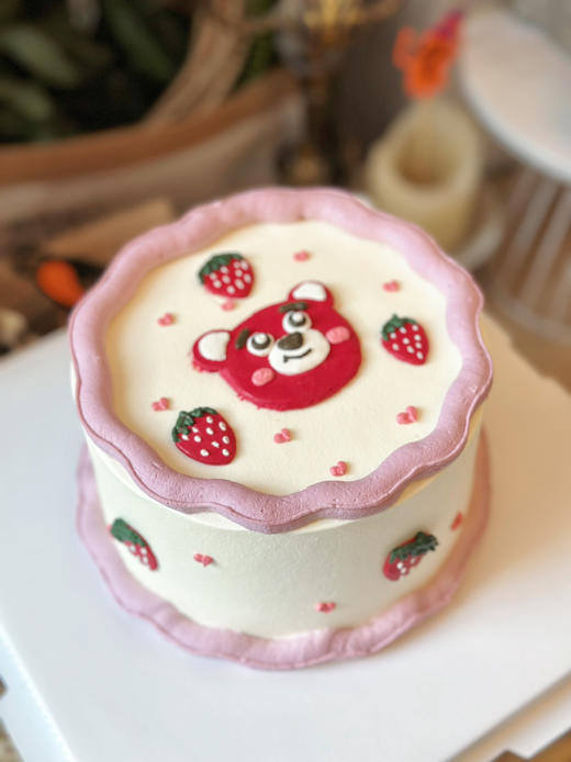 手绘草莓熊生日手绘蛋糕，开开心心“莓烦恼”，满满草莓的味道哦 商品图5