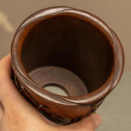 清 黄花梨雕螭龙纹花口笔筒 商品图2