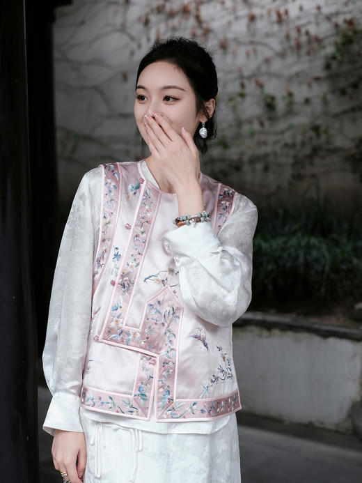 盛唐牡丹 |高货/重缎真丝手工刺绣偏襟坎肩 (特价品) 商品图0