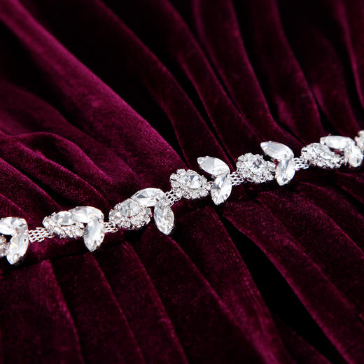 NG866斯尔丽2023新款秋冬丝绒气质V领名媛风中长鱼尾收腰显瘦连衣裙 商品图4