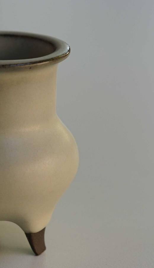 吴远中·未名窑 | 远中款 黑土汝窑三足香炉 商品图1