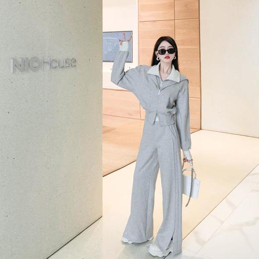 BeQueenStory【曲率飞行】运动风烫钻宽松假两件加棉上衣直筒裤套装 商品图0