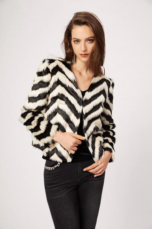 黑白拼接条纹环保皮草外套 商品图2