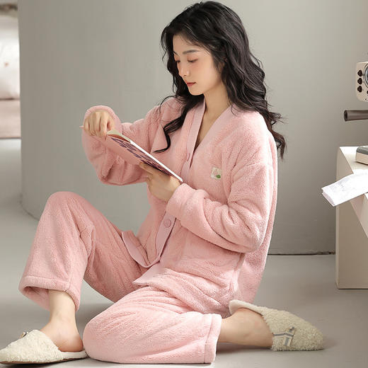 【法兰绒家居服套装】新款法兰绒两件套家居服 秋冬季加厚加绒睡衣珊瑚绒整夜锁温 商品图2
