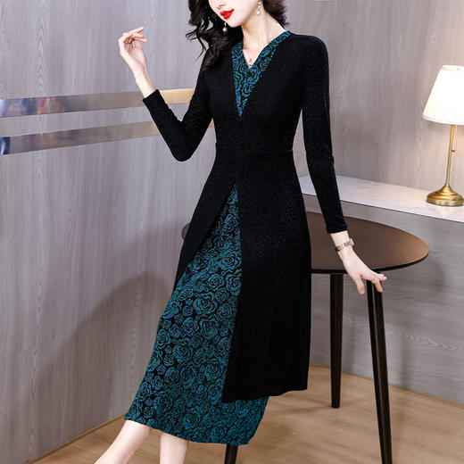 DD-秋冬新款时尚V领收腰针织假两件连衣裙 商品图0