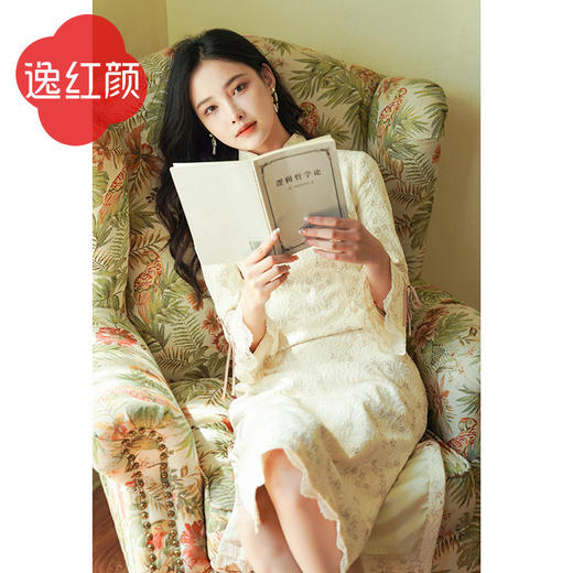 逸红颜白玫2025年冬季新款绒毛感蕾丝复合针织旗袍改良版连衣裙女 商品图2