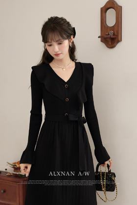 鹿向南《月下花影》时尚高腰显瘦V领连衣裙女秋冬款气质优雅裙子