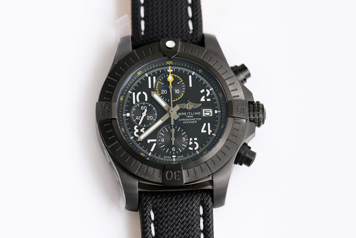 GF厂百年灵复仇者系列计时夜间任务版怎么样-GF手表评测