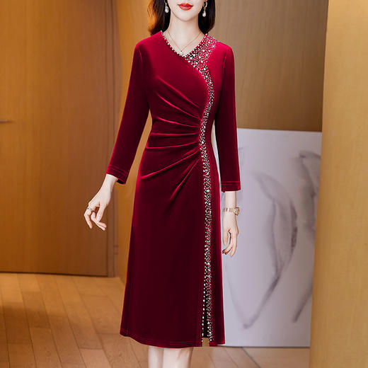 DD-秋冬洋气V领拼接褶皱金丝绒连衣裙女 商品图1