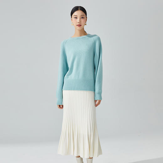 DWBS3394AN小山羊绒 东黎羊绒 马尔代夫阳光·白沙滩 女士针织插肩圆领羊绒衫 商品图3