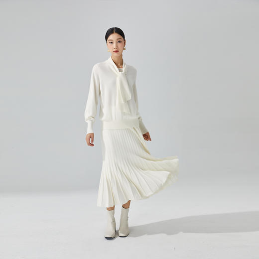 东黎 •  小山羊绒 女士秋冬马尔代夫阳光系带领羊绒衫 3408 商品图5