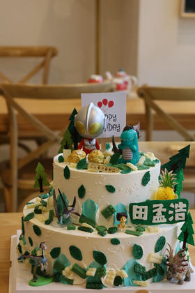 奥特曼和小怪兽恐龙合集（图片是10+6双层）