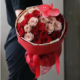 烟火流年(33朵卡布红玫瑰花束）