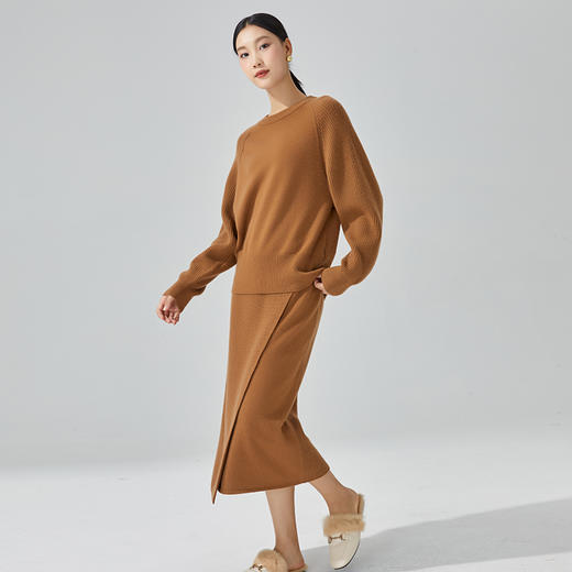 DWBS3394AN小山羊绒 东黎羊绒 马尔代夫阳光·白沙滩 女士针织插肩圆领羊绒衫 商品图7