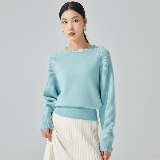 DWBS3394AN小山羊绒 东黎羊绒 马尔代夫阳光·白沙滩 女士针织插肩圆领羊绒衫 商品图2