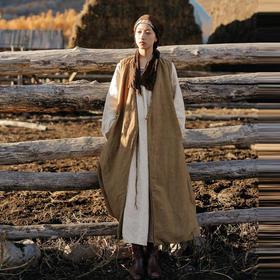 绽放886朵/卡其黄天丝亚麻花边拼接无袖捏褶V领宽松长款棉衣棉服