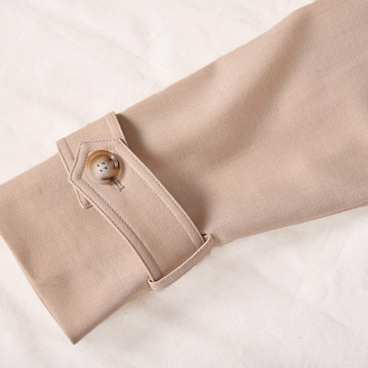 圣三利女装春秋季纯色西装领短款风衣SL121A29 商品图4