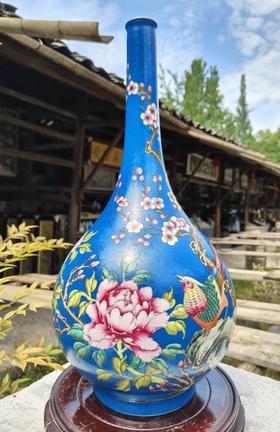 蓝地锦堂富贵胆瓶