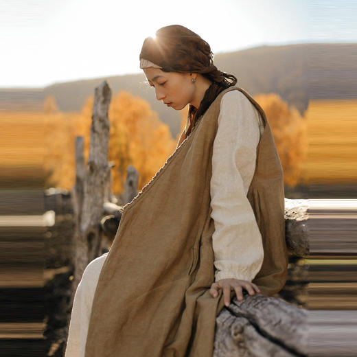 绽放886朵/卡其黄天丝亚麻花边拼接无袖捏褶V领宽松长款棉衣棉服 商品图2