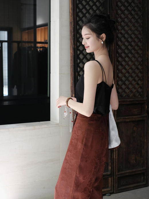 盛唐牡丹 |真丝蝶恋花双肩带吊带(黑色或白色自选) 商品图12