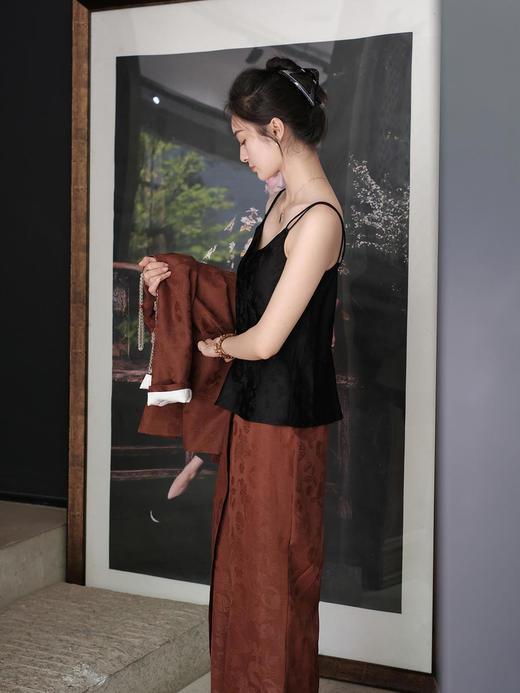 盛唐牡丹 |真丝蝶恋花双肩带吊带(黑色或白色自选) 商品图8