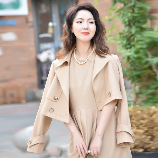 圣三利女装春秋季纯色西装领短款风衣SL121A29 商品图1