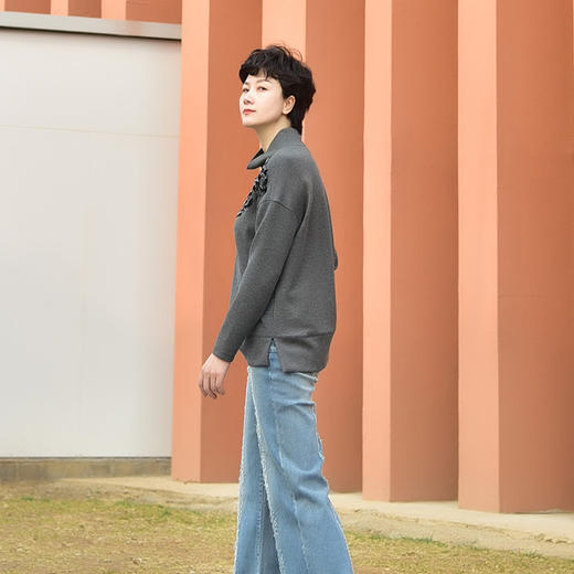 SAINT L’UCK/圣媛女装秋季高领纯色休闲上衣SA319V07 商品图3