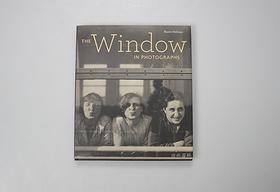 The Window in Photographs / 照片中的窗户