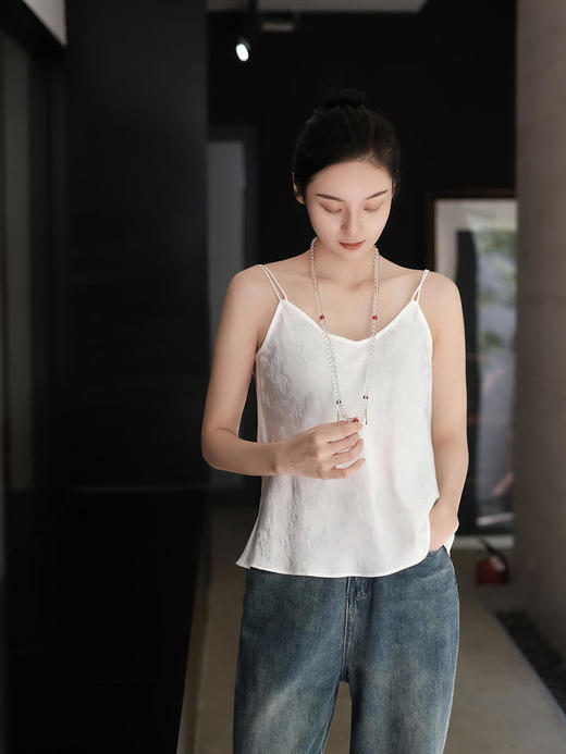 盛唐牡丹 |真丝蝶恋花双肩带吊带(黑色或白色自选) 商品图3