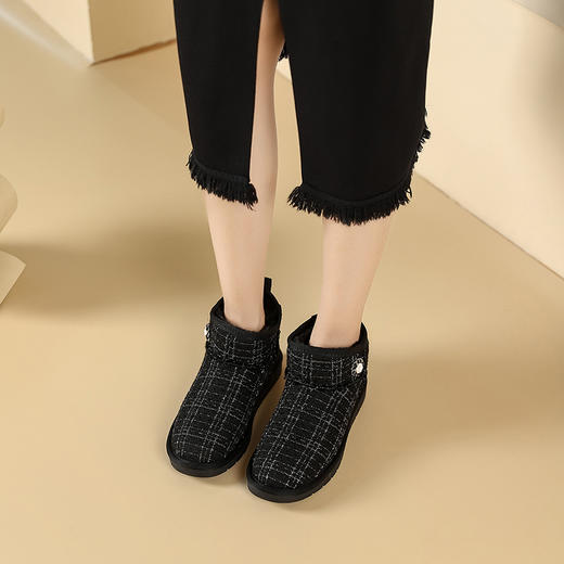 西遇小香风雪地靴女新款冬季法式毛毛短靴白色厚底加绒棉鞋V2034038 商品图3