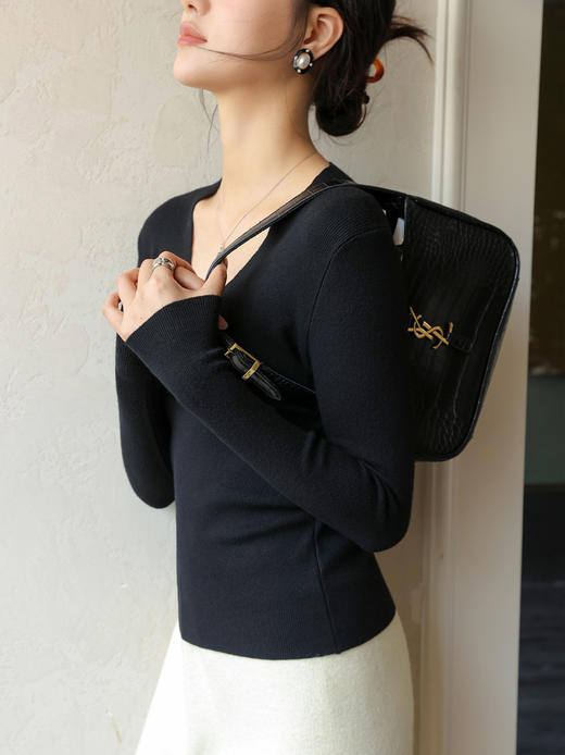 秋冬季新款【针织V领打底衫】 不规则V领辣妹针织衫  西装内搭上衣  修身长袖t恤   商品图3