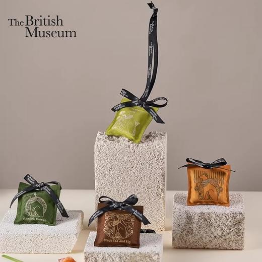 大英博物馆 盖亚·安德森猫系列 24节气之春夏秋冬香包车载香囊香薰挂饰 商品图0