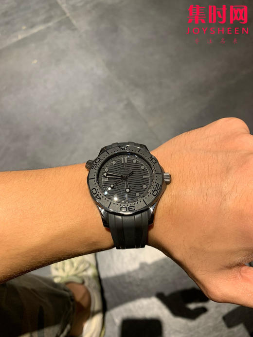 墨黑海马 桀骜登场 欧米茄S+新品海马300系列 陶瓷海马 男士机械腕表 商品图5