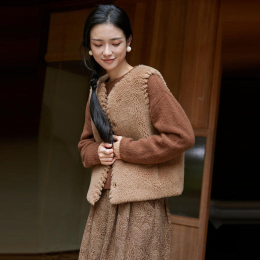 绽放810朵/高端棕色松软加厚绵羊绒防风保暖重手工包边无袖短马甲 商品图2