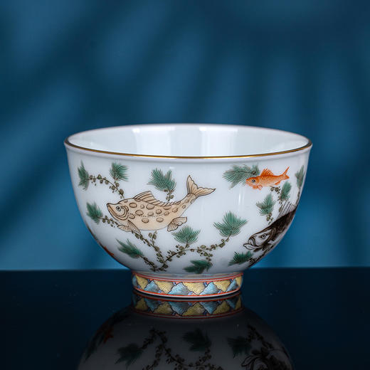 五彩描金鱼藻纹杯 商品图1