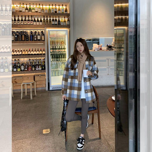 <曾小咸推荐>微信粉丝秒杀专场 仅此今天 活动结束下架！！【秀场日记】复古短款格子毛呢外套 日常359.00 立减199.01 秒杀159.99！！ 商品图3