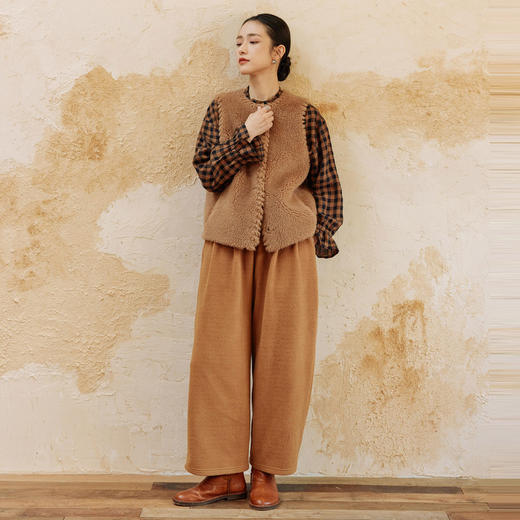 绽放810朵/高端棕色松软加厚绵羊绒防风保暖重手工包边无袖短马甲 商品图1
