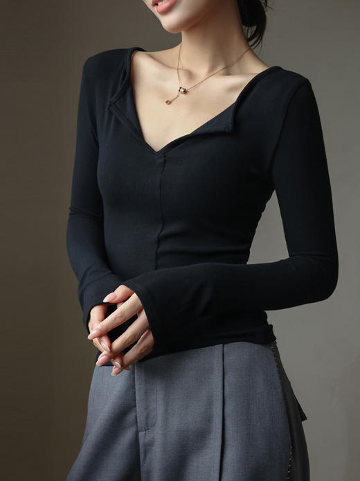 高品质【莫代尔V领打底衫】秋冬季设计感内搭  白色长袖t恤打底衣  时尚百搭款 商品图3