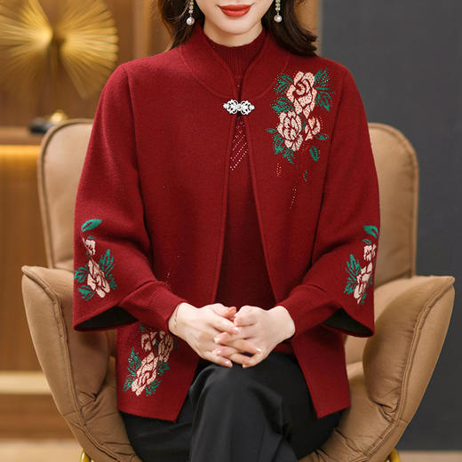秋装妈妈中老年女士外套，新款大码开衫上衣针织两件套装披肩CC-38-18813 商品图0